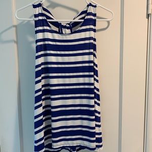 New without tags! Striped razorback cotton top.